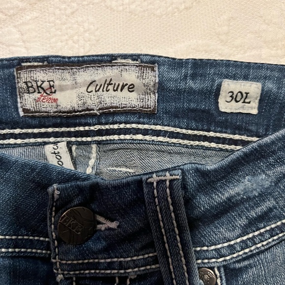 Women's Blue Jeans - Picture 6 of 6